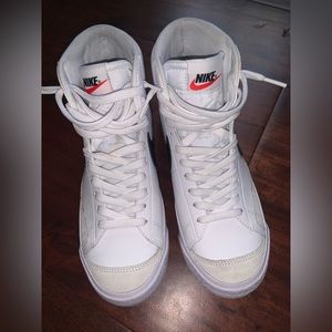 Nike Blazer Mid ‘77 White and Black